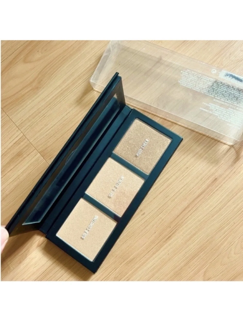 MAC COSMETICS Hyper Real Glow Highlighter Palette 0.15 oz/ 4.5g